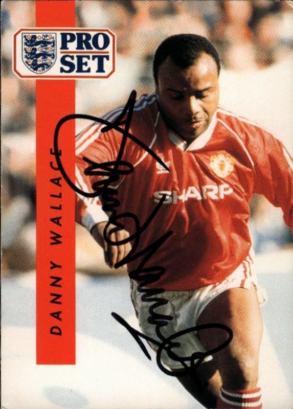 1990-91 Pro Set DANNY WALLACE Manchester United #146 ON CARD AUTOGRAPH 